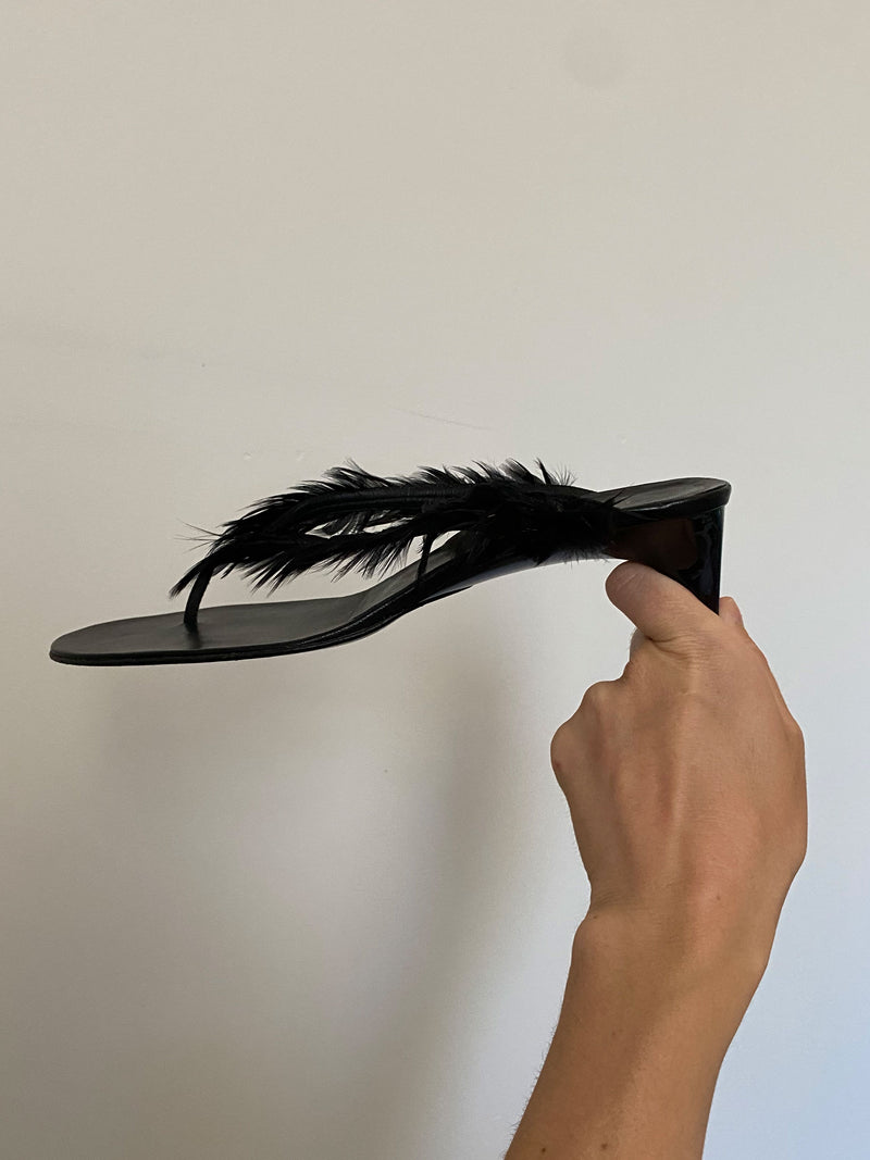 TOM FORD GUCCI FEATHER SANDALS